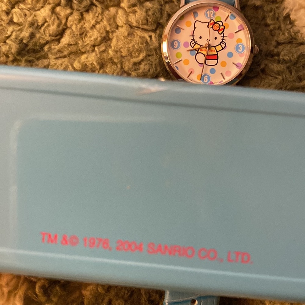 Hello Kitty Commemorative Watch - Picture 7 of 12
